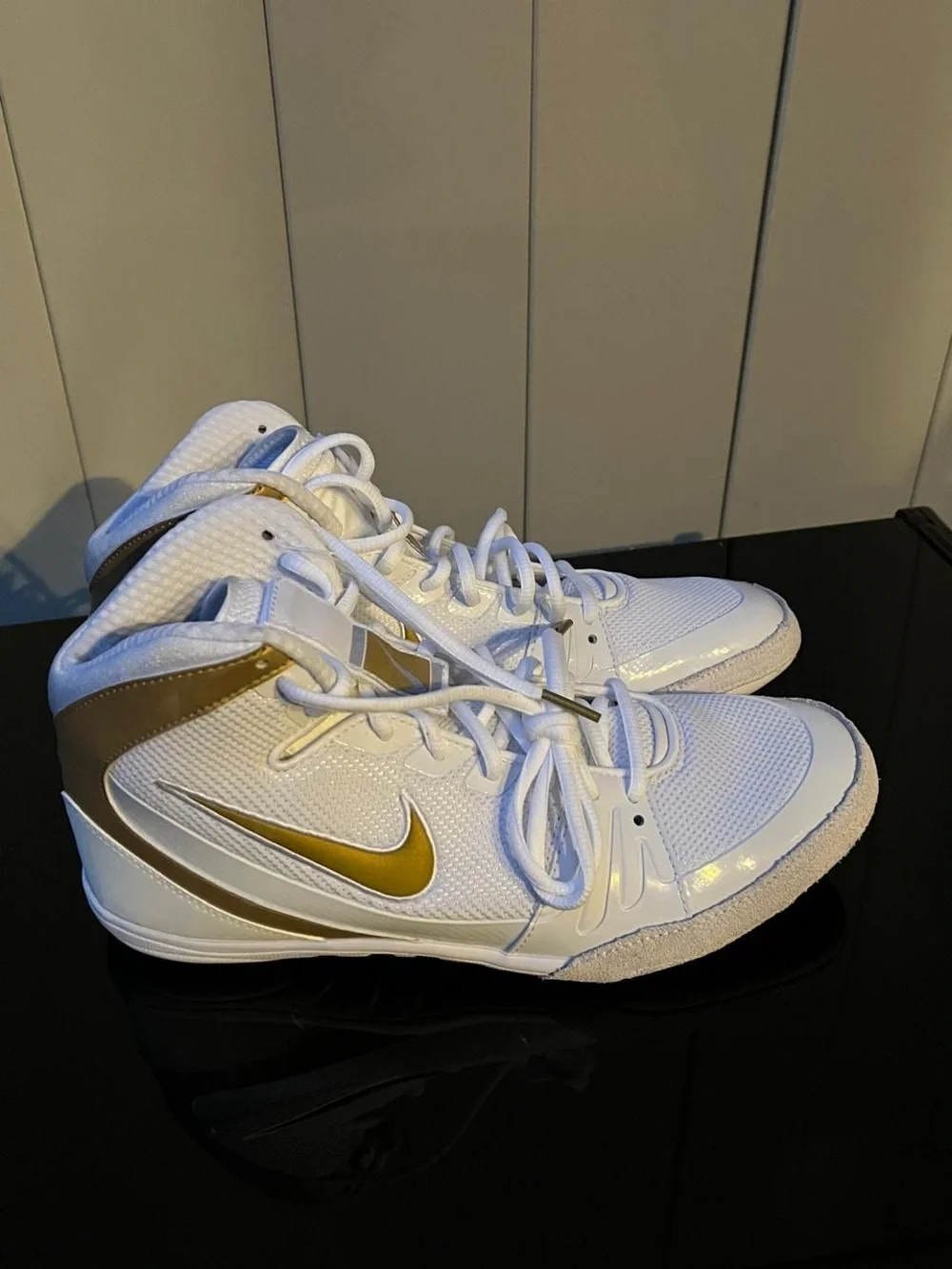Nike Freek Wrestling Shoes White Metallic Gold Men's Size 10.5 NIB